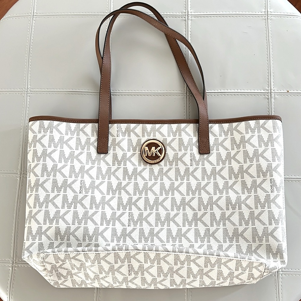 Michael Kors jet set travel NWT